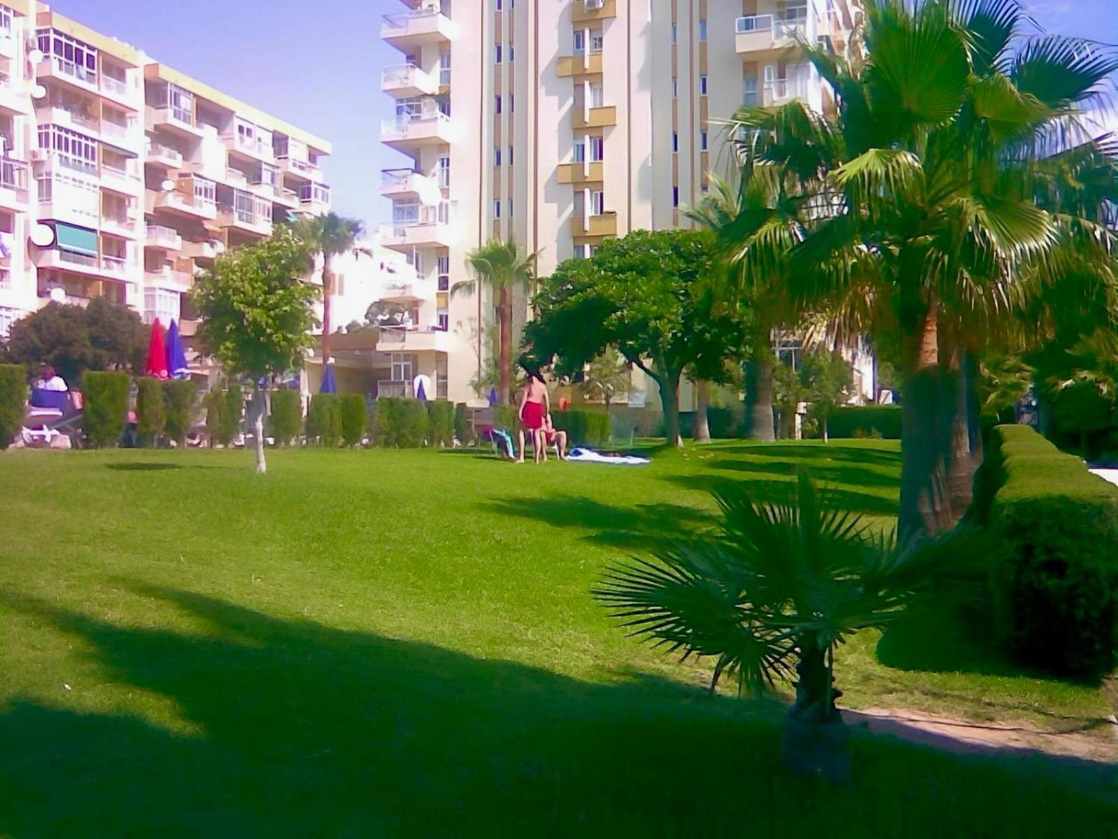 Luxury Suites Sunset Beach 贝纳尔马德纳 外观 照片