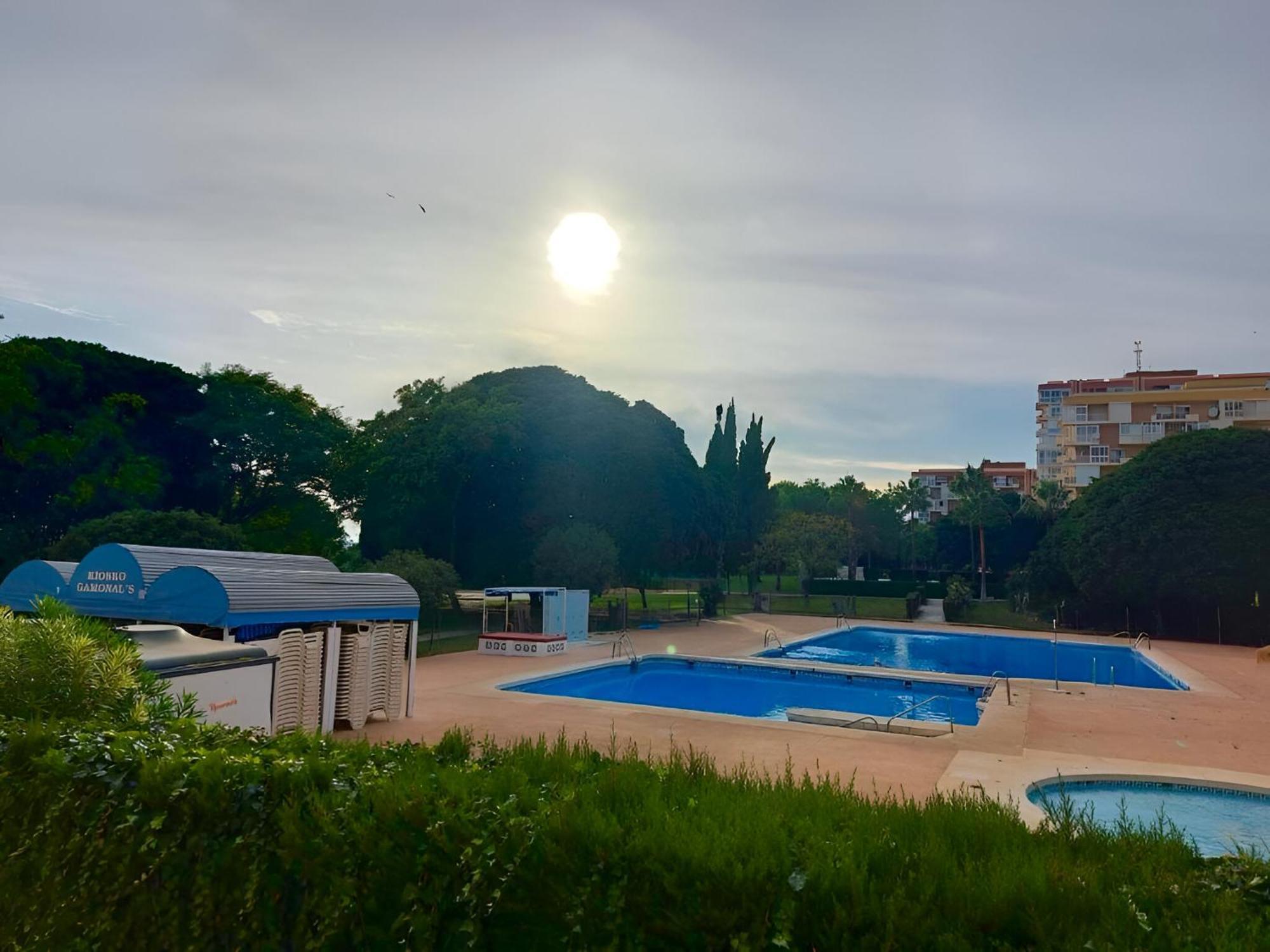 Luxury Suites Sunset Beach 贝纳尔马德纳 外观 照片