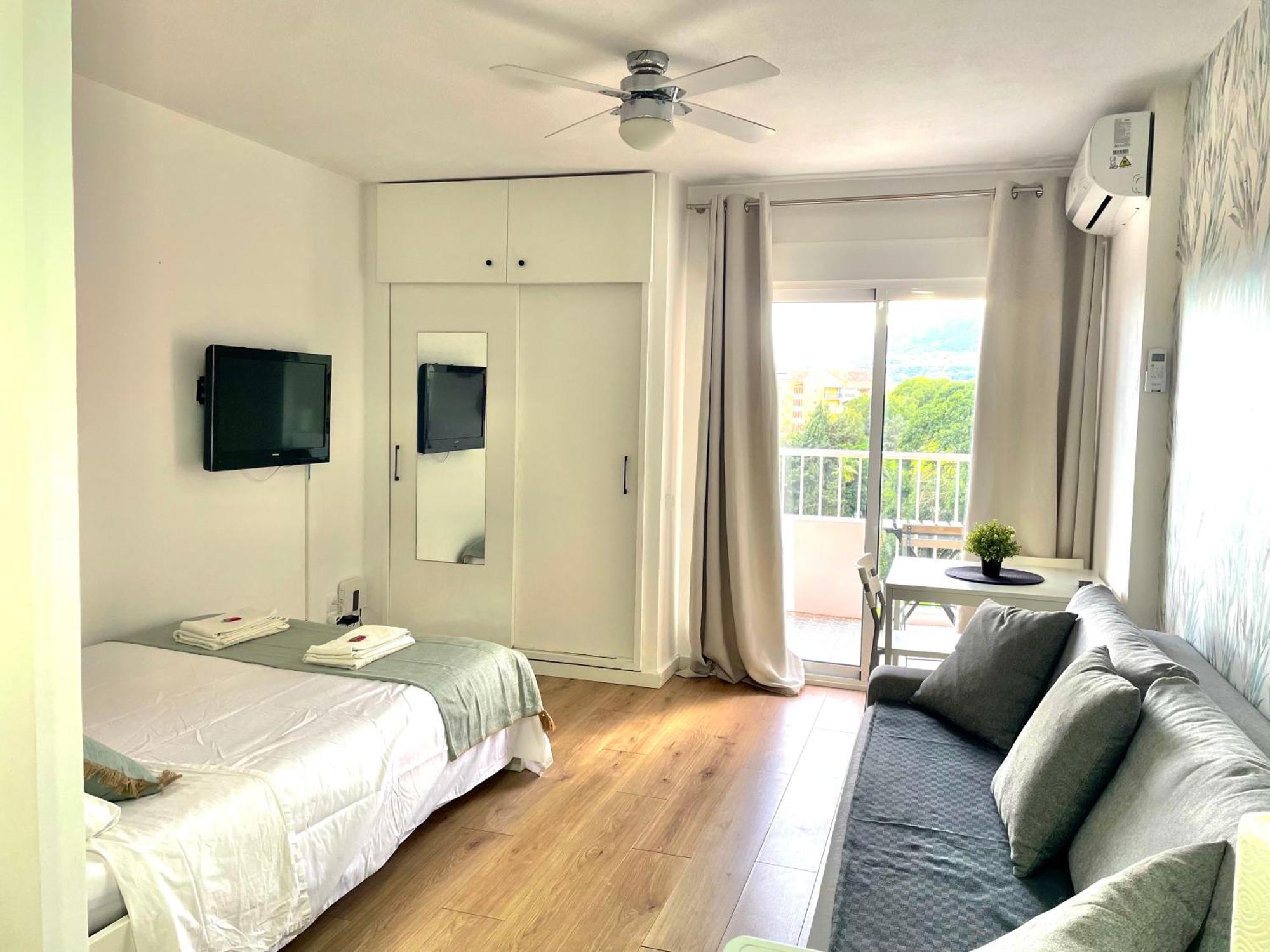 Luxury Suites Sunset Beach 贝纳尔马德纳 外观 照片