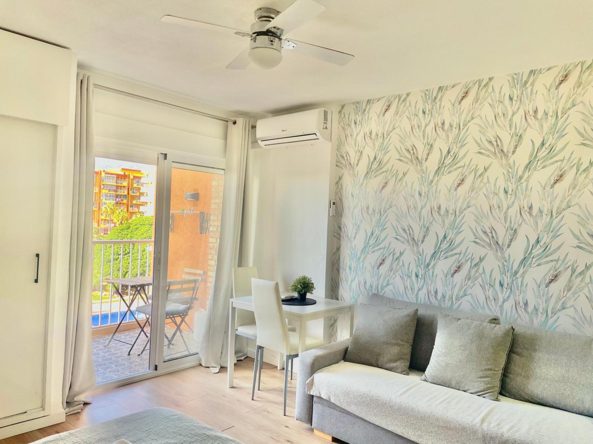 Luxury Suites Sunset Beach 贝纳尔马德纳 外观 照片